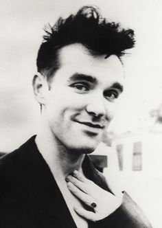 723391a77823bec2d422da8d8691b3c7--steven-patrick-morrissey-the-smiths.jpg