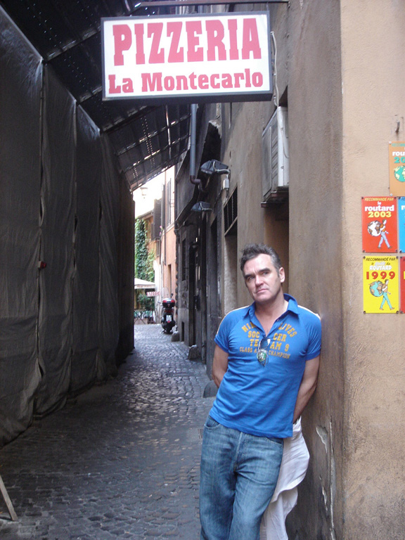 28540_morrissey_in_rome_2.jpg